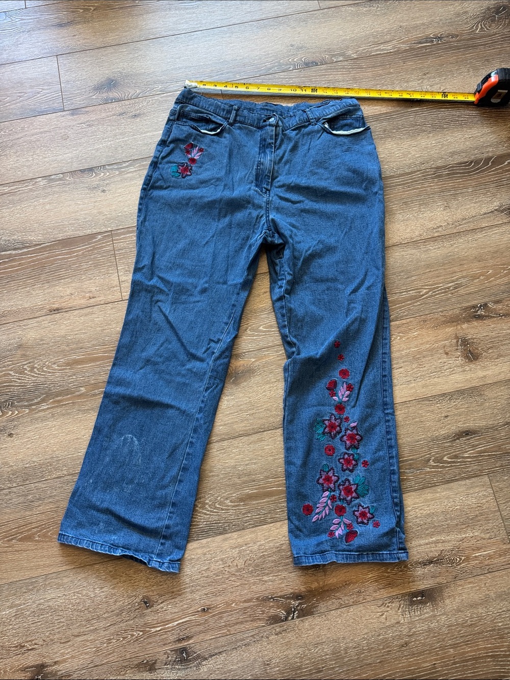 The Pyramid Collection Blue Wide-Leg Jeans with Red Floral Embroidery Size: 16 - Picture 4 of 11